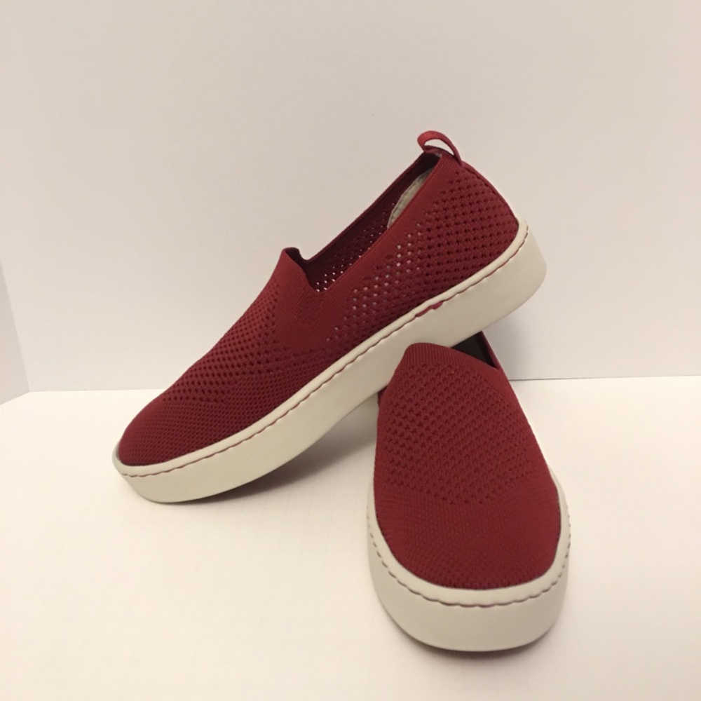 Born loafers/sneakers women’s size 8 1/2